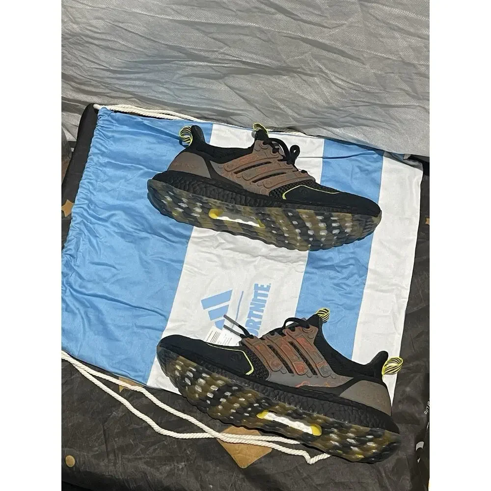 New Men’s 10 Adidas Fortnite x Adidas UltraBoost 1.0 Battle Bus - Black JQ0718